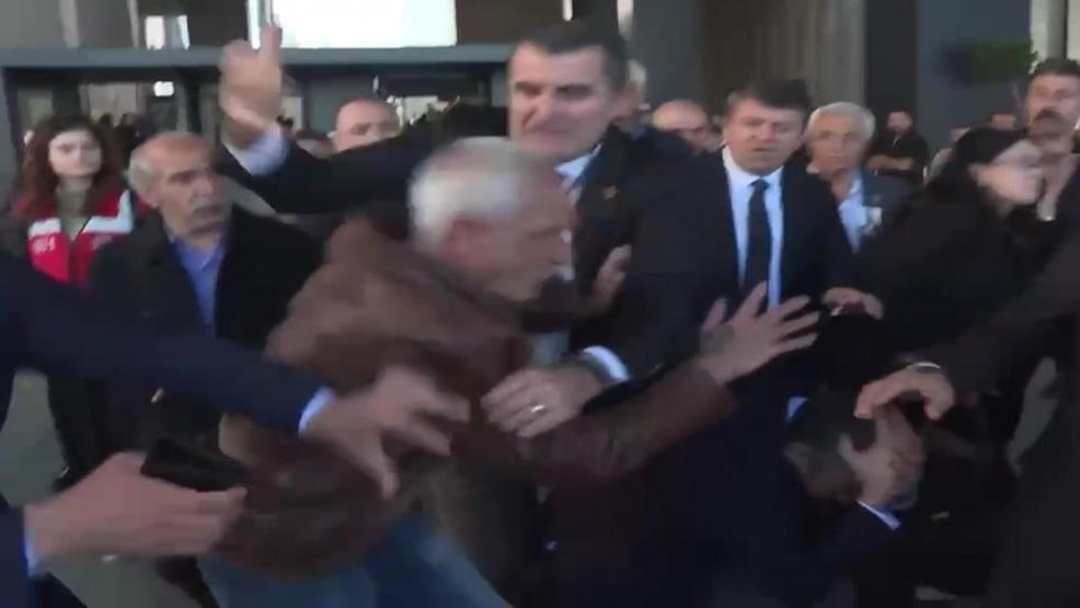 Demokrasiye atılan yumruk Abdulkadir Selvi yazdı...