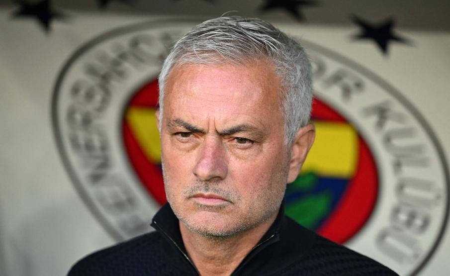 Avrupa basını, derbiyi manşetlere taşıdı: Mourinhonun Fenerbahçesi rayından çıktı