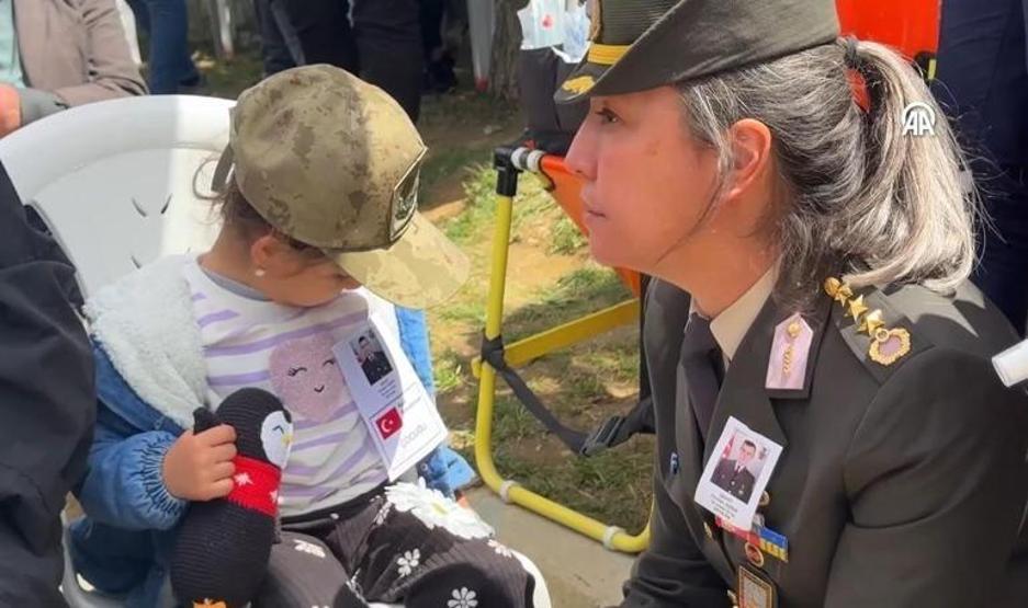 Afyonkarahisar, şehit Uzman Çavuş Önder Özen’e veda etti: Kızı Alya’nın komutanla diyaloğu yürekleri dağladı