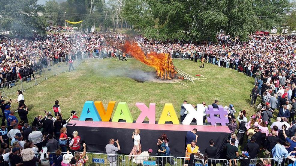 Edirnede Kakava ateşi yakıldı, binlerce kişi baharın gelişini böyle kutladı