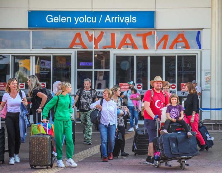 Antalya turizmi 2 milyonu aştı; tüm zamanların nisan rekoru kırıldı