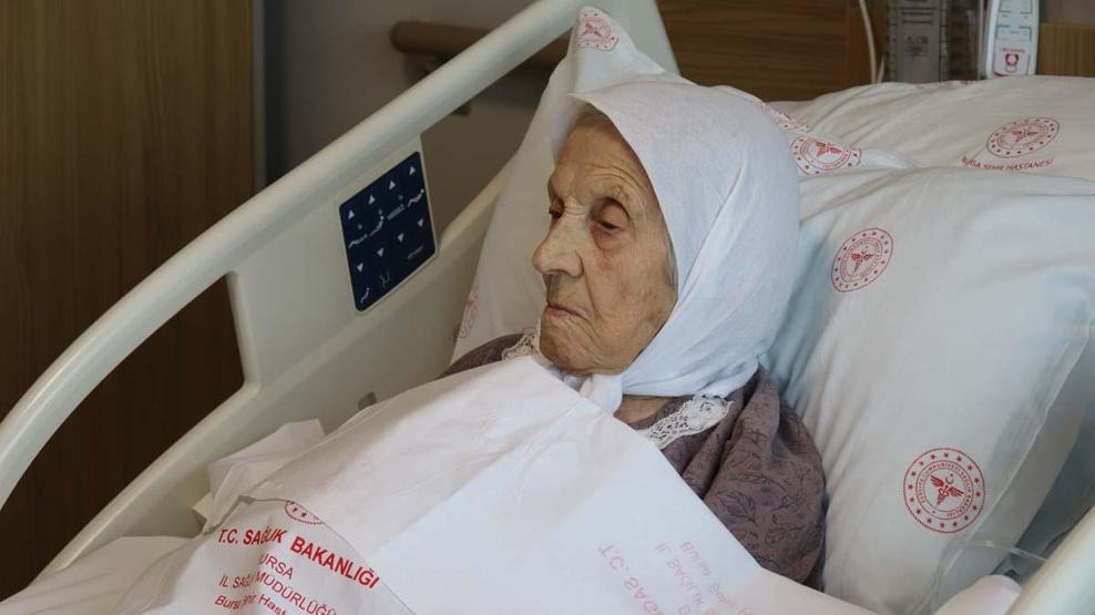 104 yaşındaki hasta, kapalı kalp ameliyatıyla sağlığına kavuştu
