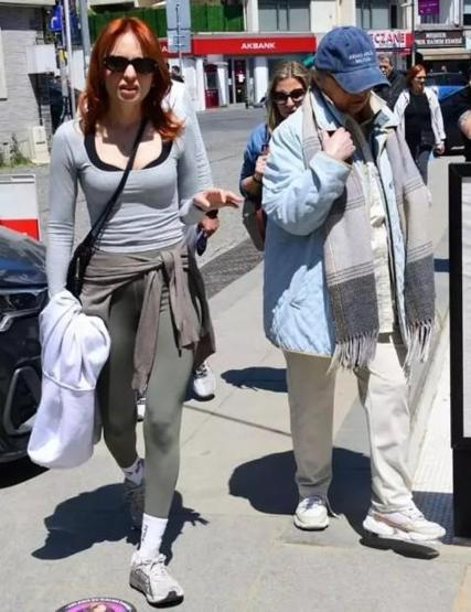 Nilperi Şahinkaya annesiyle görüntülendi Hastalığını böyle açıkladı