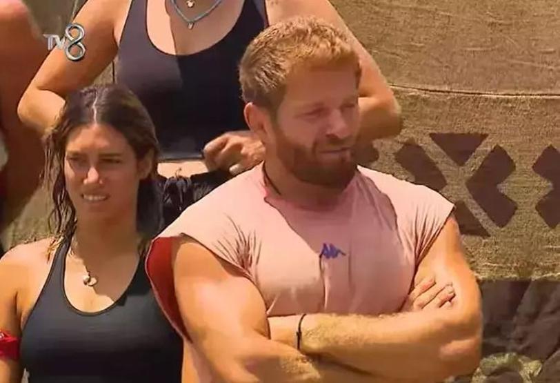 Survivor İsmail Balabanın karnı burnunda eşi İlayda Şeker aşka geldi
