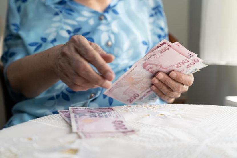 Emekli promosyonlarında yarış kızıştı İşte en yüksek promosyon rakamı...