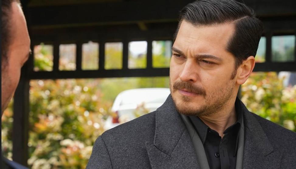 Eşref Rüyada Demet Özdemir’den sonra Çağatay Ulusoy da şarkı söyledi Geceye damga vurdu Şerefsizce yaşamaktansa şerefimle ölürüm