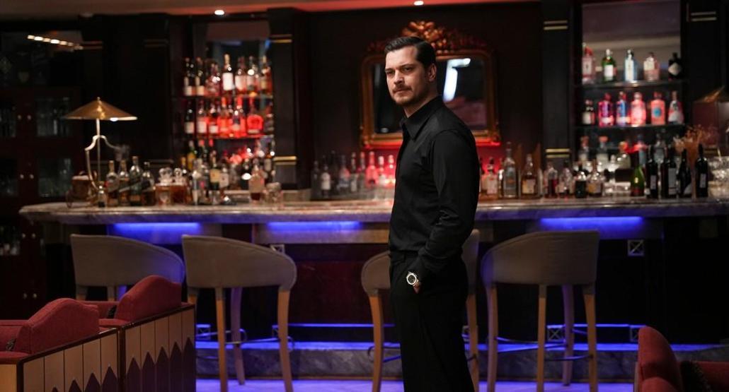 Eşref Rüyada Demet Özdemir’den sonra Çağatay Ulusoy da şarkı söyledi Geceye damga vurdu Şerefsizce yaşamaktansa şerefimle ölürüm