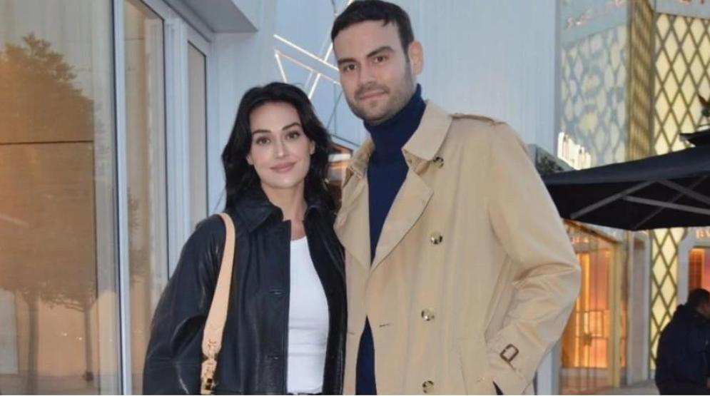 Esra Bilgiçten romantik paylaşım Faruk Sabancıya olan aşkını gözler önüne serdi