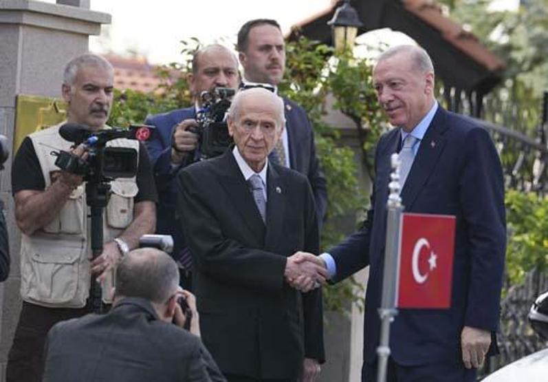 Erdoğan - Bahçeli görüşmesinin kodları Abdulkadir Selvi yazdı