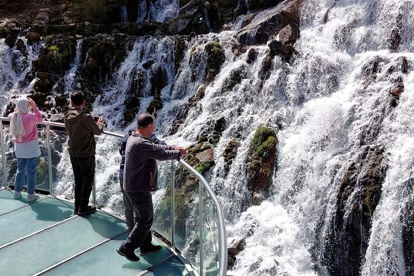 Anadolunun en etkileyici şelalelerinden biri Ziyaretçi akınına uğruyor