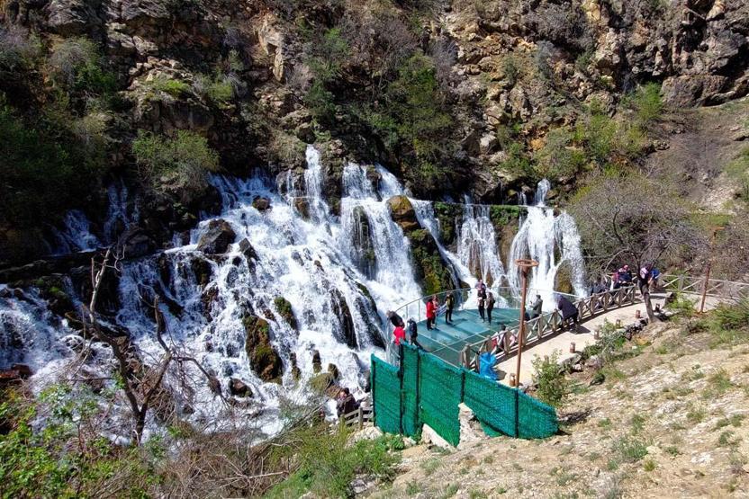 Anadolunun en etkileyici şelalelerinden biri Ziyaretçi akınına uğruyor