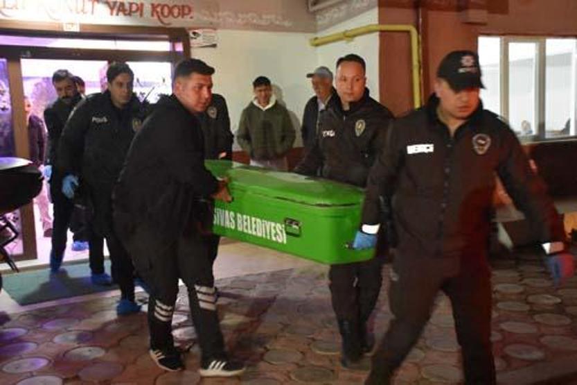 Sivasta vahşet: 2 kardeşin boğazı kesilerek öldürüldü Şüpheli kişi gözaltına alındı