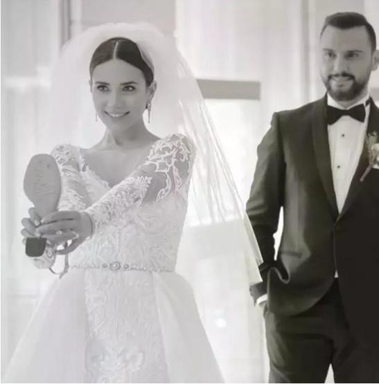 Alişandan romantik evlilik yıldönümü paylaşımı
