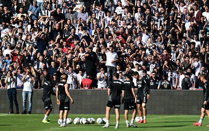Beşiktaş, taraftara açık antrenman yaptı