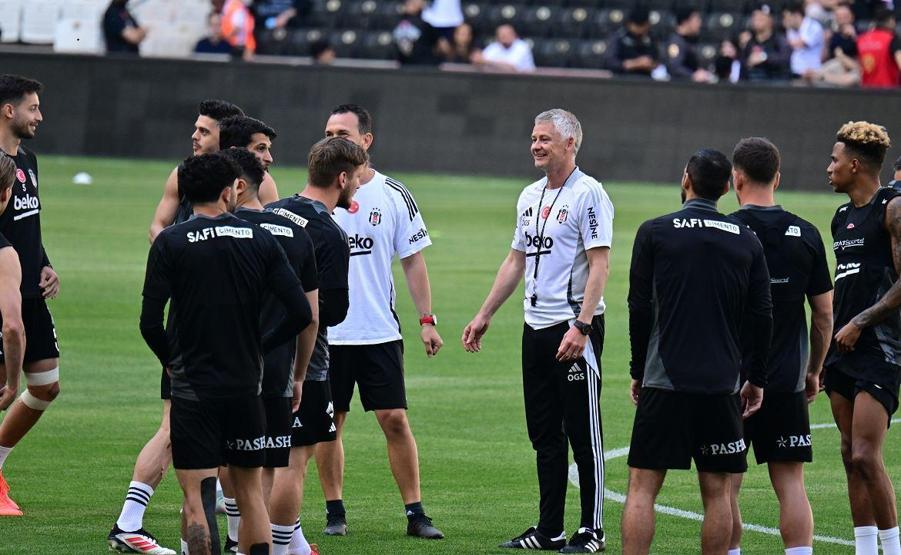 Beşiktaş, taraftara açık antrenman yaptı