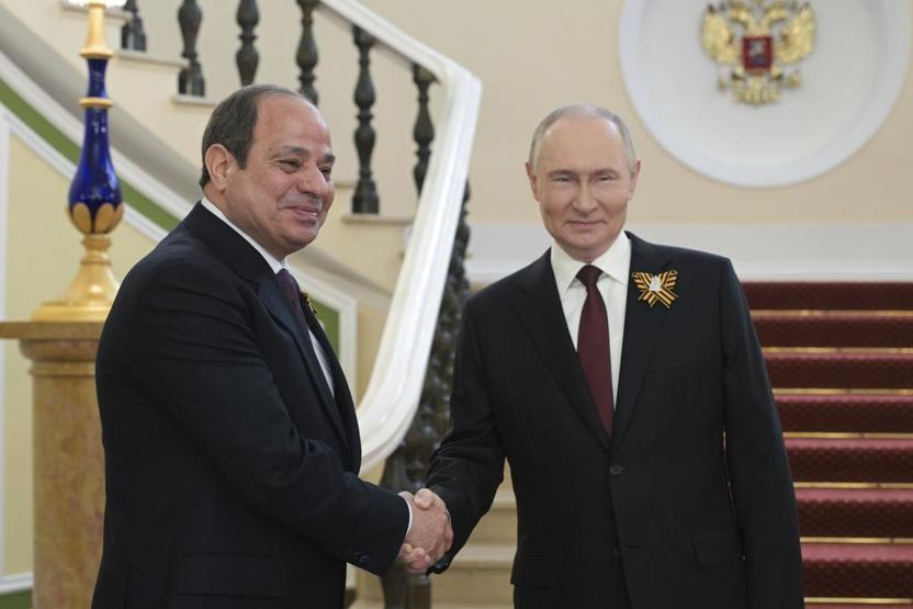 Rusya Zafer Günü’nü kutluyor: Kızıl Meydanda gövde gösterisi Putin, Kuzey Koreli askerleri selamladı...