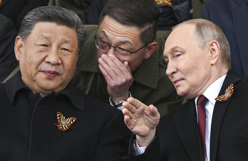 Rusya Zafer Günü’nü kutluyor: Kızıl Meydanda gövde gösterisi Putin, Kuzey Koreli askerleri selamladı...