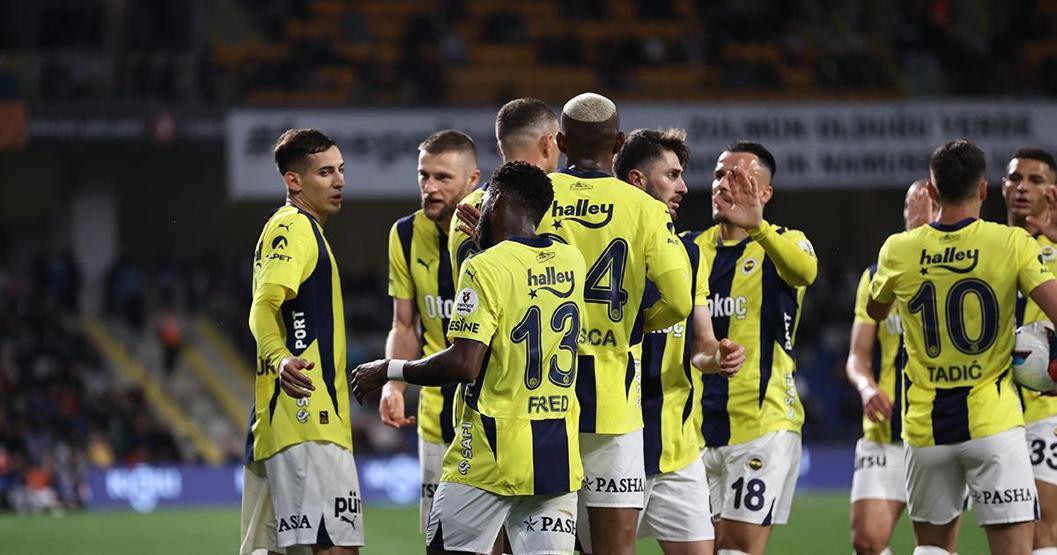 Fenerbahçede futbol aklı değişiyor Ali Koç, görüşmelere başladı...