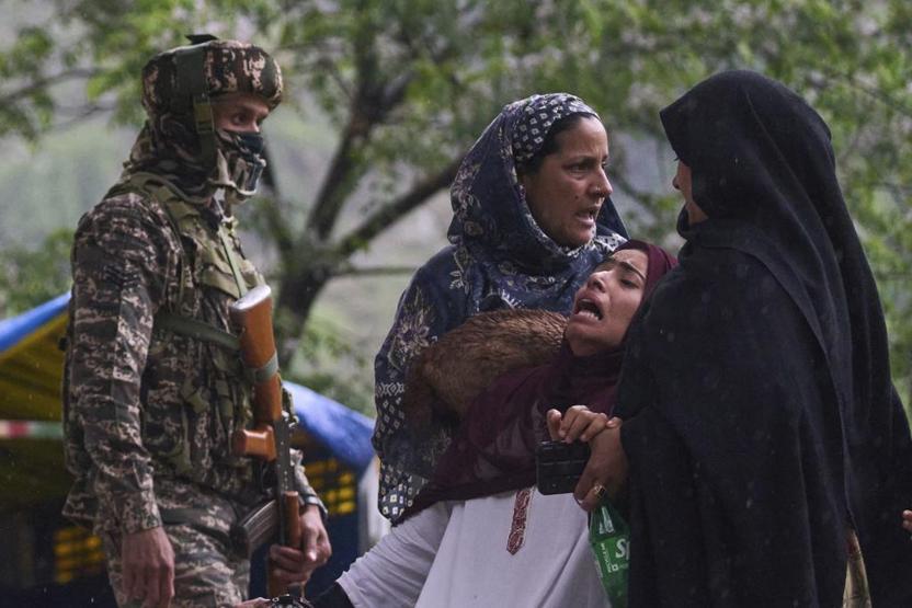 SON DAKİKA... Gerilim had safhada Hindistan 3 havalimanını vurdu: Pakistan füzelerle karşılık verdi