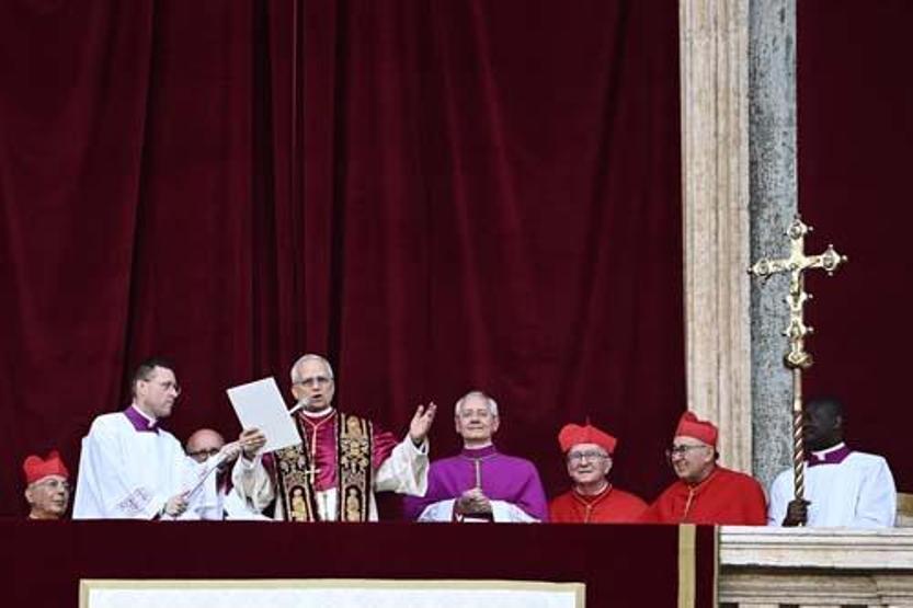 Papa Leonun şifreleri: Kırmızı yelek mesaj mı