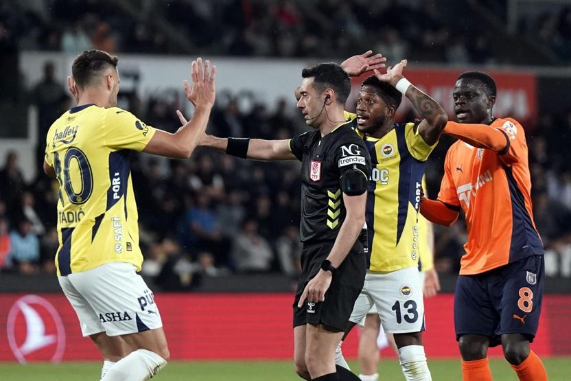 Başakşehir-Fenerbahçe maçının hakemi Burak Pakkana olay sözler: Yaşı genç, başka işe yönelsin