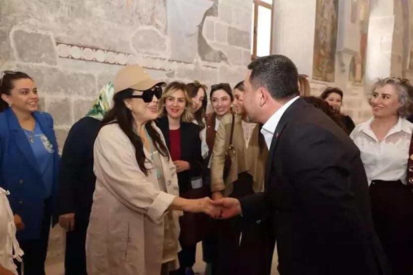 Yeşilçam’ın Sultanı Türkan Şorayın duygu dolu anları 52 YIL SONRA ZİYARET ETTİ