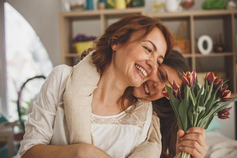 RESİMLİ ANNELER GÜNÜ MESAJLARI 2025 | Anne, eş ve kayınvalideye özel WhatsApp ve Instagramda paylaşabileceğiniz en güzel Anneler Günü mesajları