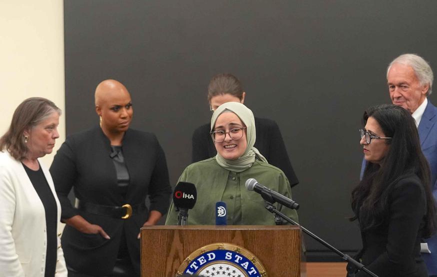 ABDde serbest bırakılan Rümeysa Öztürk, Massachusetts eyaletine döndü: Komşuları evinin önünü çiçeklerle donattı...