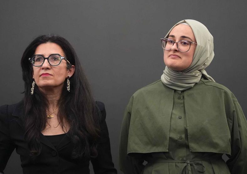 ABDde serbest bırakılan Rümeysa Öztürk, Massachusetts eyaletine döndü: Komşuları evinin önünü çiçeklerle donattı...
