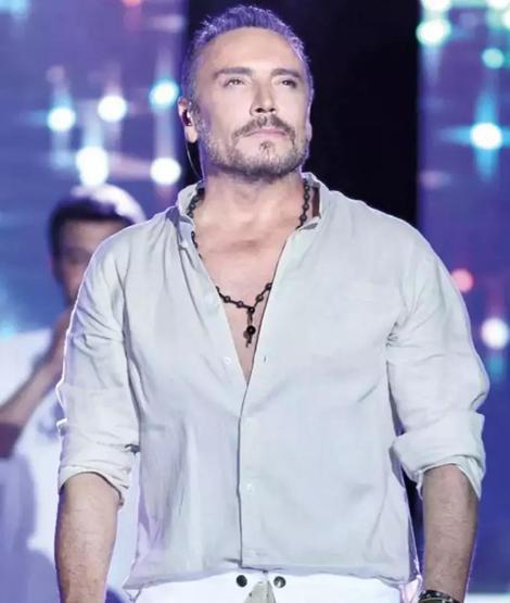 Sahnede kalp krizi vakaları arttı Cenk Erenden hayat kurtaran hamle