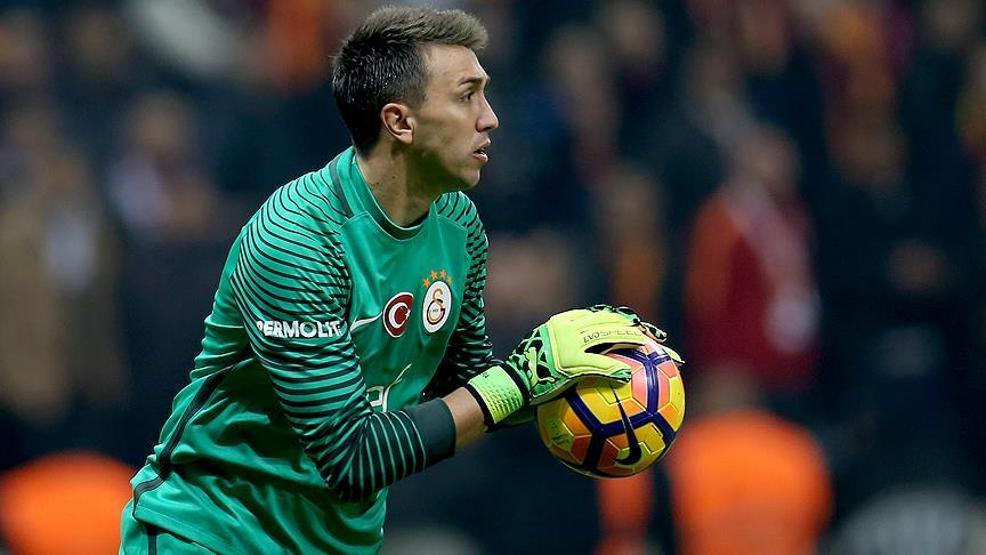 Fernando Muslera, Bülent Korkmazın rekoruna ortak olabilir
