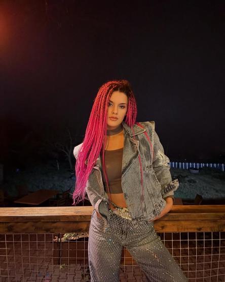 Müge Anlı fenomen Mekselina kimdir Instagram fenomeni Mekselina kaç yaşında Fenerbahçe Üniversitesi Tıpa geçiş yaptığını iddia etti