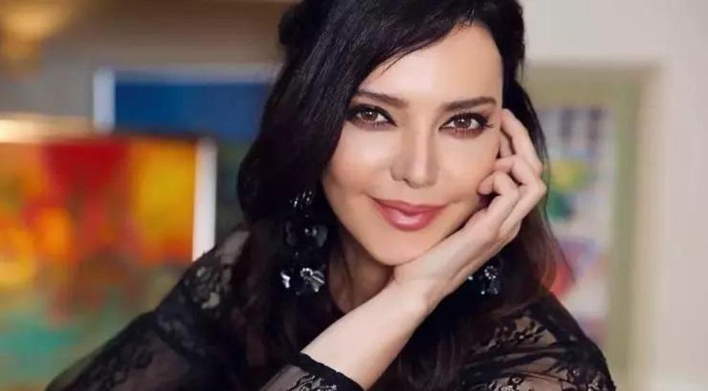 Hande Ataiziden şoke eden Ruhsar itirafı Kendisi yerine bakın hangi sanatçı düşünülüyormuş...