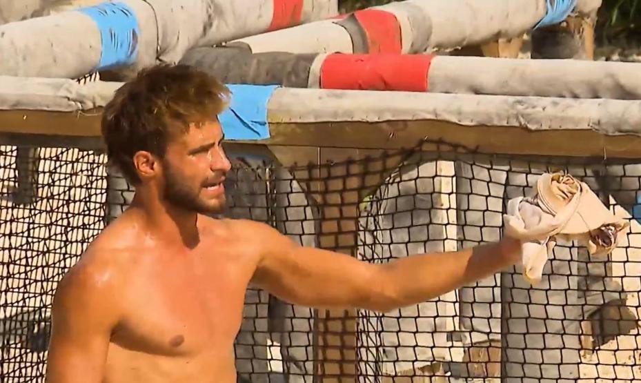 SURVIVORDA ACUN ILICALIDAN ŞİDDET UYARISI İsmail Balaban, Batuhan Karacakayanın yakasına yapıştı Gerekli cezayı vereceğiz