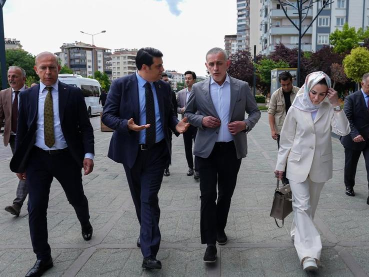 TFF Başkanı İbrahim Hacıosmanoğlu, Gaziantepte bir dizi ziyarette bulundu