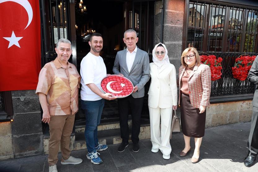 TFF Başkanı İbrahim Hacıosmanoğlu, Gaziantepte bir dizi ziyarette bulundu