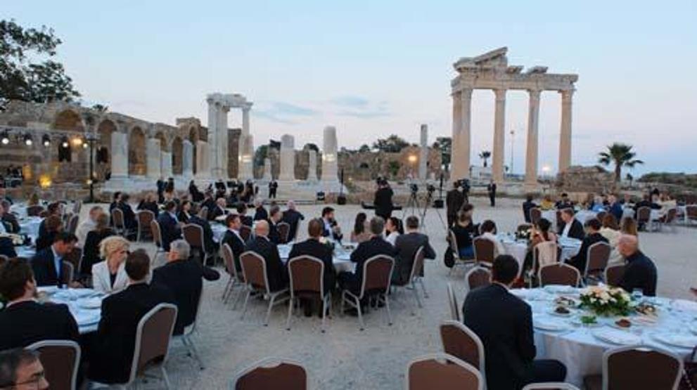 Diplomasinin merkezi Türkiye Avrupaya net mesaj