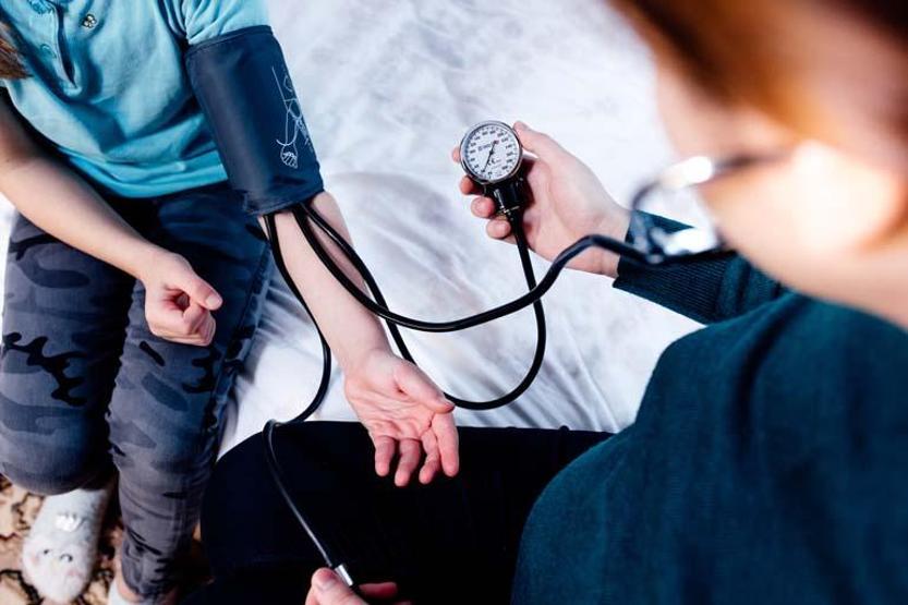 Hipertansiyon 20 yaş altına düştü Hipertansiyon yaşını öne çeken 8 neden Hipertansiyon nedir Hipertansiyon belirtileri ve hipertansiyon önlemleri