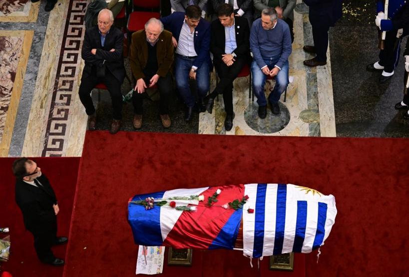 Uruguay yasta ‘Dünyanın en yoksul başkanına’ veda: Jose Mujica, çiftliğinde toprağa verildi