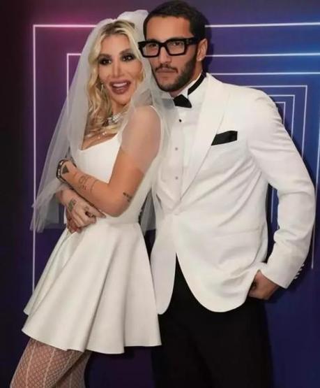 İrem Derici’den sahnede evlilik teklifi: Lütfen benimle evlen