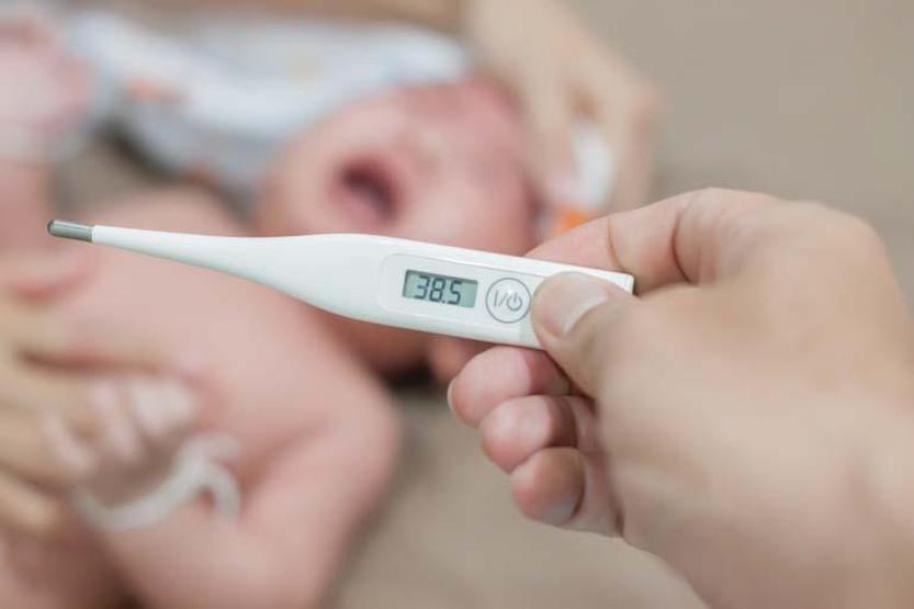 Menenjit nedir Menenjitte en sık görülen belirtiler ve tedavi yöntemi