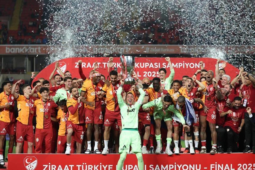 Kupa canavarı Galatasaray, rakipleriyle makası açtı