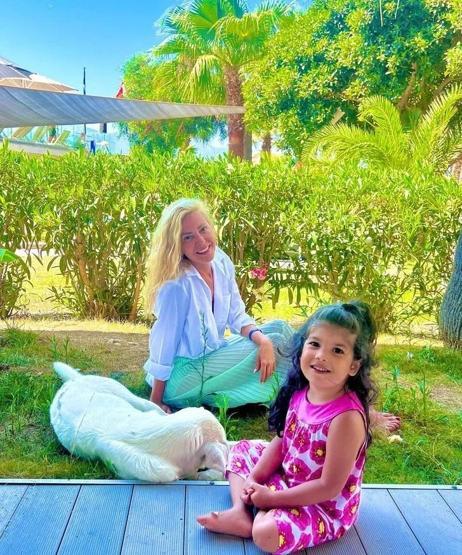 İnci Taneleri’nin Candan’ı Simge Selçuk’un kızına bakın Gören aynı şeyi söyledi: Annesinin kopyası