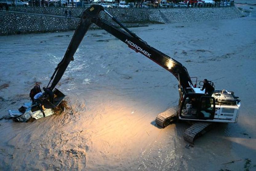 Görüntüler Osmaniyeden Sağanak vurdu Bülbül Deresi taştı