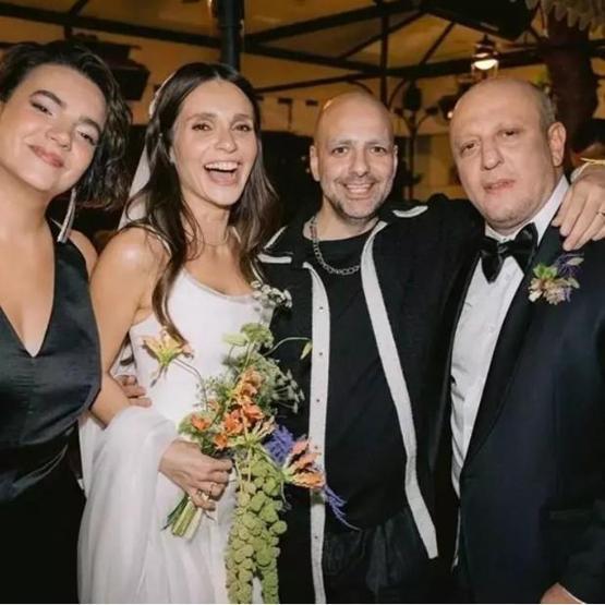 Meriç Araldan karnı burnunda poz