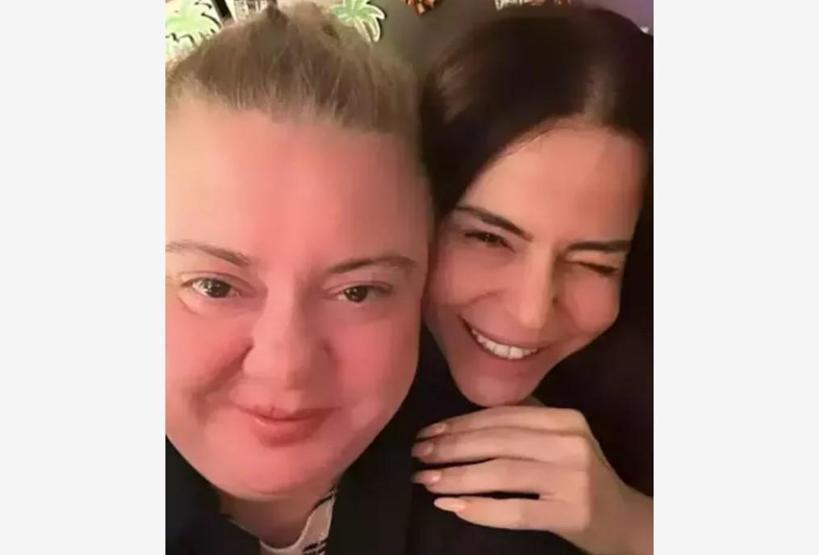 SİMGE SAĞIN ABLASI NEDEN ÖLDÜ Simge Sağın ablası Nilay Sağın’ı son yolculuğuna uğurladı