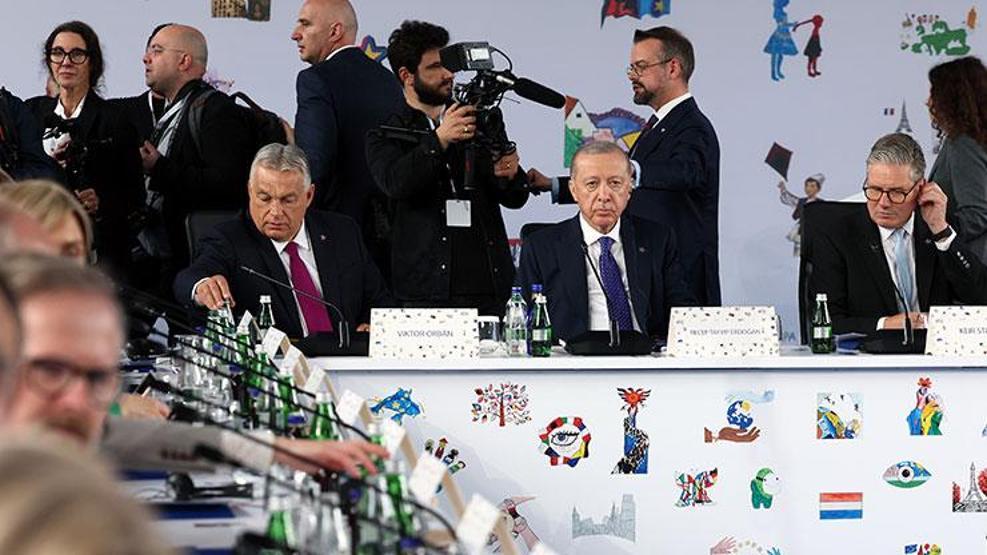 Erdoğandan Arnavutlukta önemli mesajlar Diplomasi trafiği