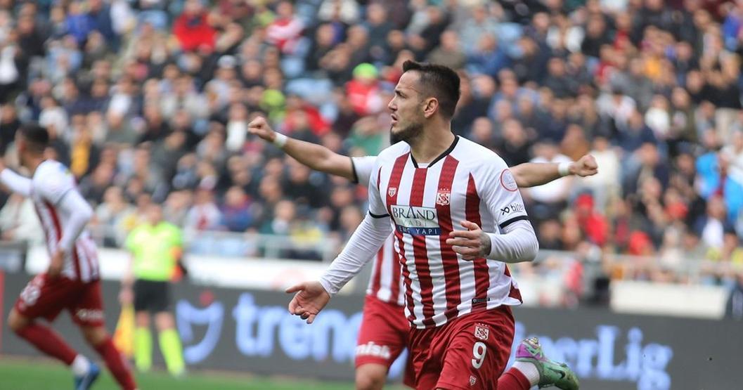 Küme düşen Sivassporda Rey Manaja Süper Ligden kanca