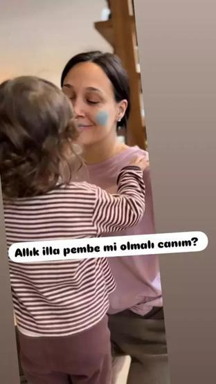 Barış Arduç ve Gupse Özay’ın kızı Jan Asyaya bakın Ünlü oyuncudan yeni kare