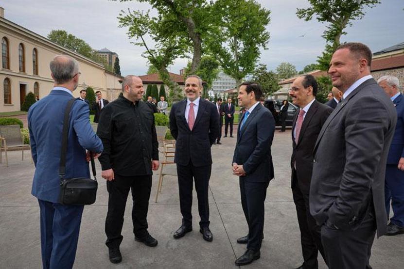 Dolmabahçe satrancının perde arkası Masada neler yaşandı Hande Fırat yazdı...